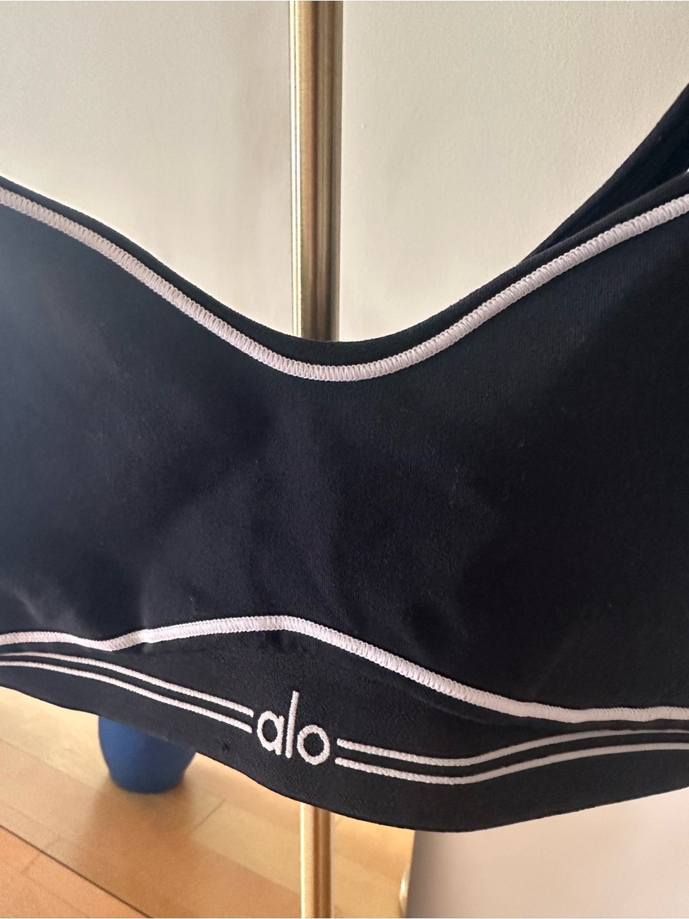 ALO Yoga Airbrush Heartthrob Bra - Picture 2 of 3